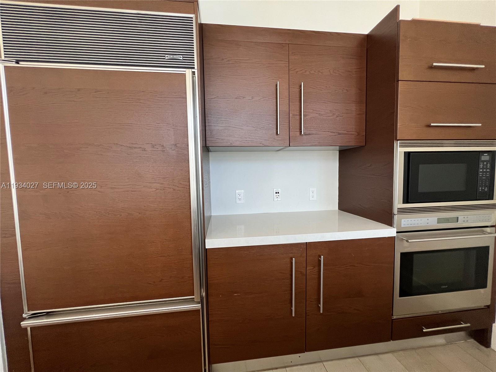 ICON BRICKELL NO TWO - Residential