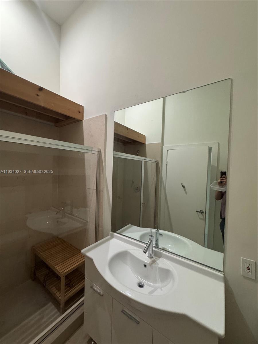 ICON BRICKELL NO TWO - Residential