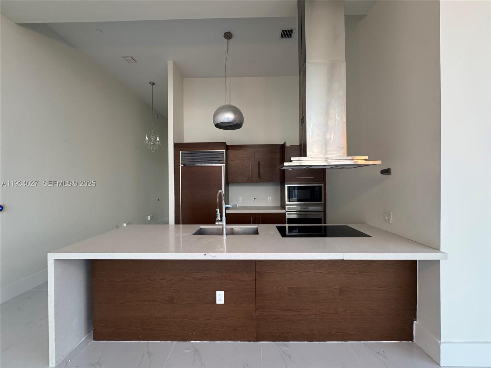 ICON BRICKELL NO TWO - Residential