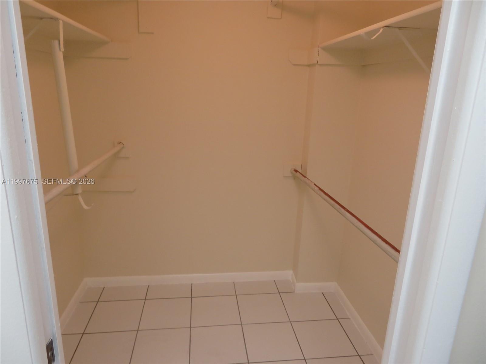 THE HORIZONS CONDO #6 - Residential