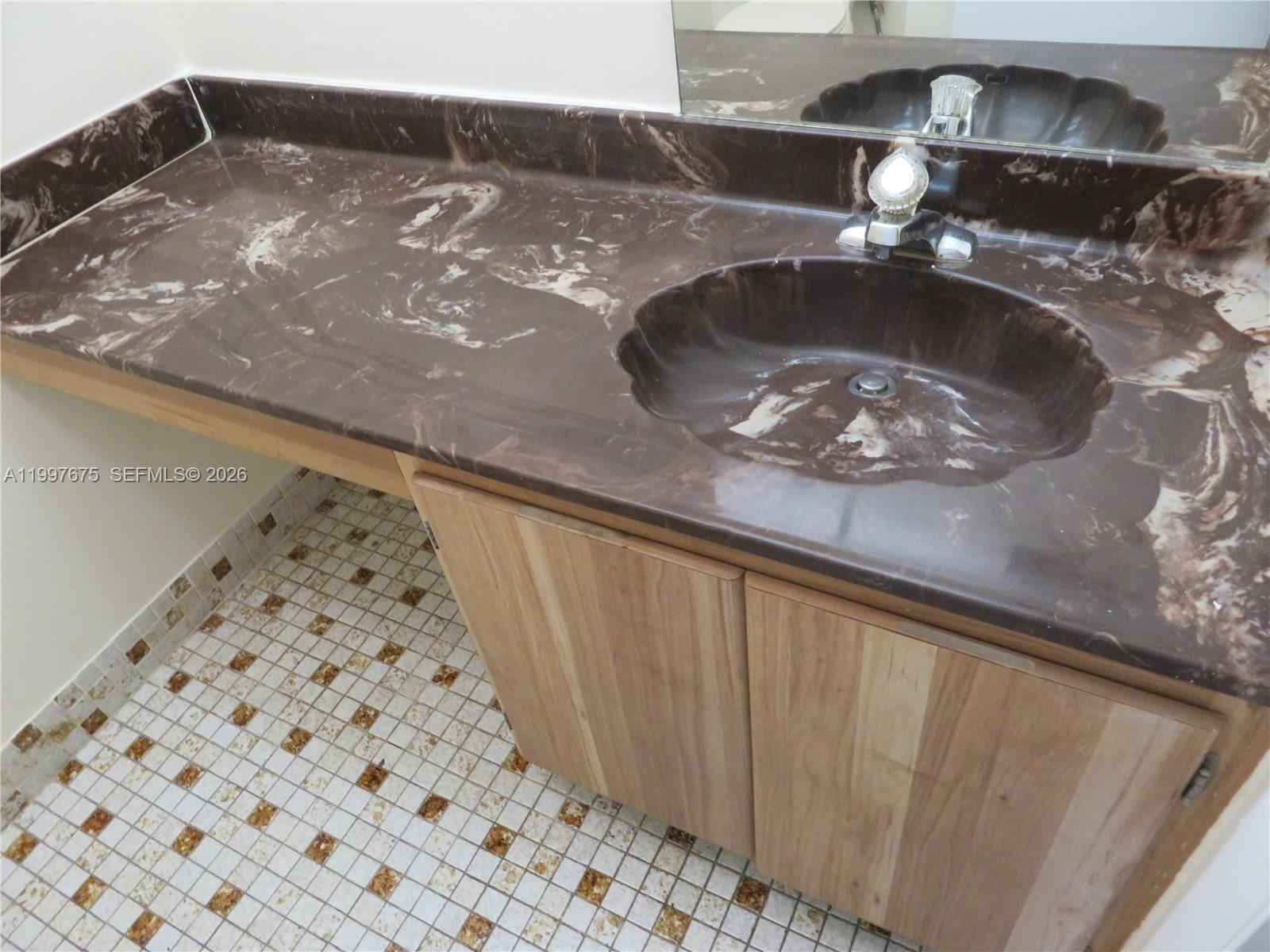 THE HORIZONS CONDO #6 - Residential