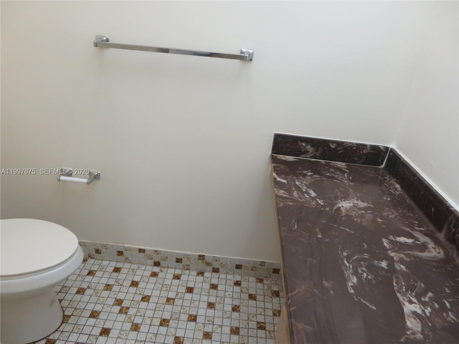 THE HORIZONS CONDO #6 - Residential
