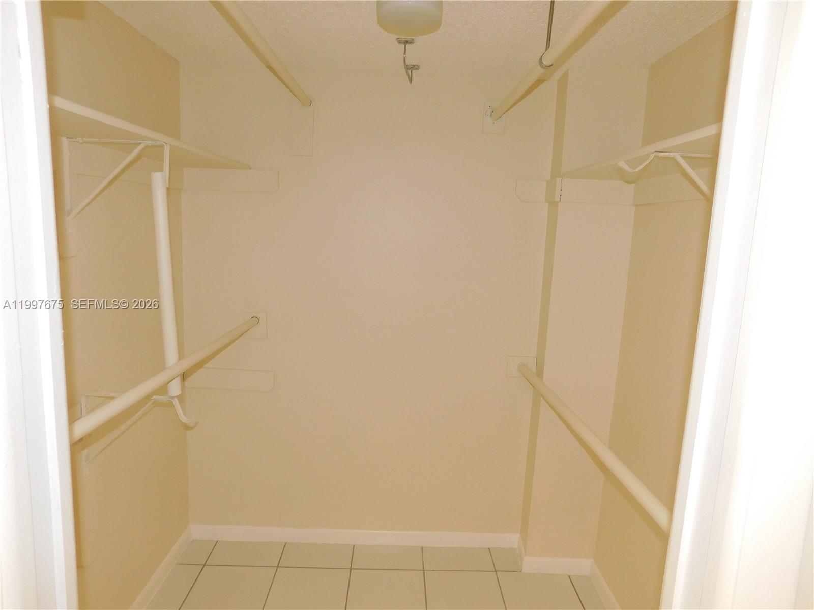 THE HORIZONS CONDO #6 - Residential