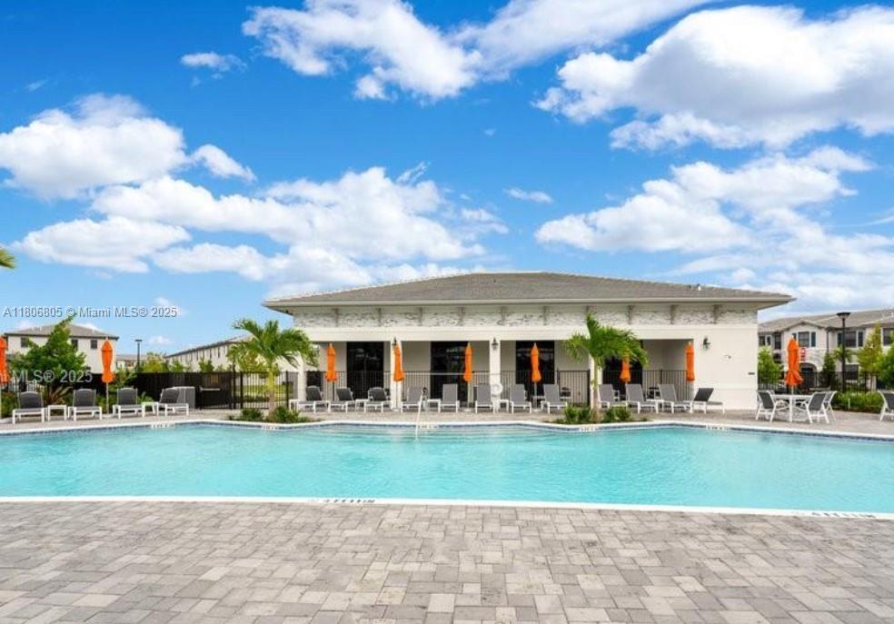 PINE ISLE - Residential