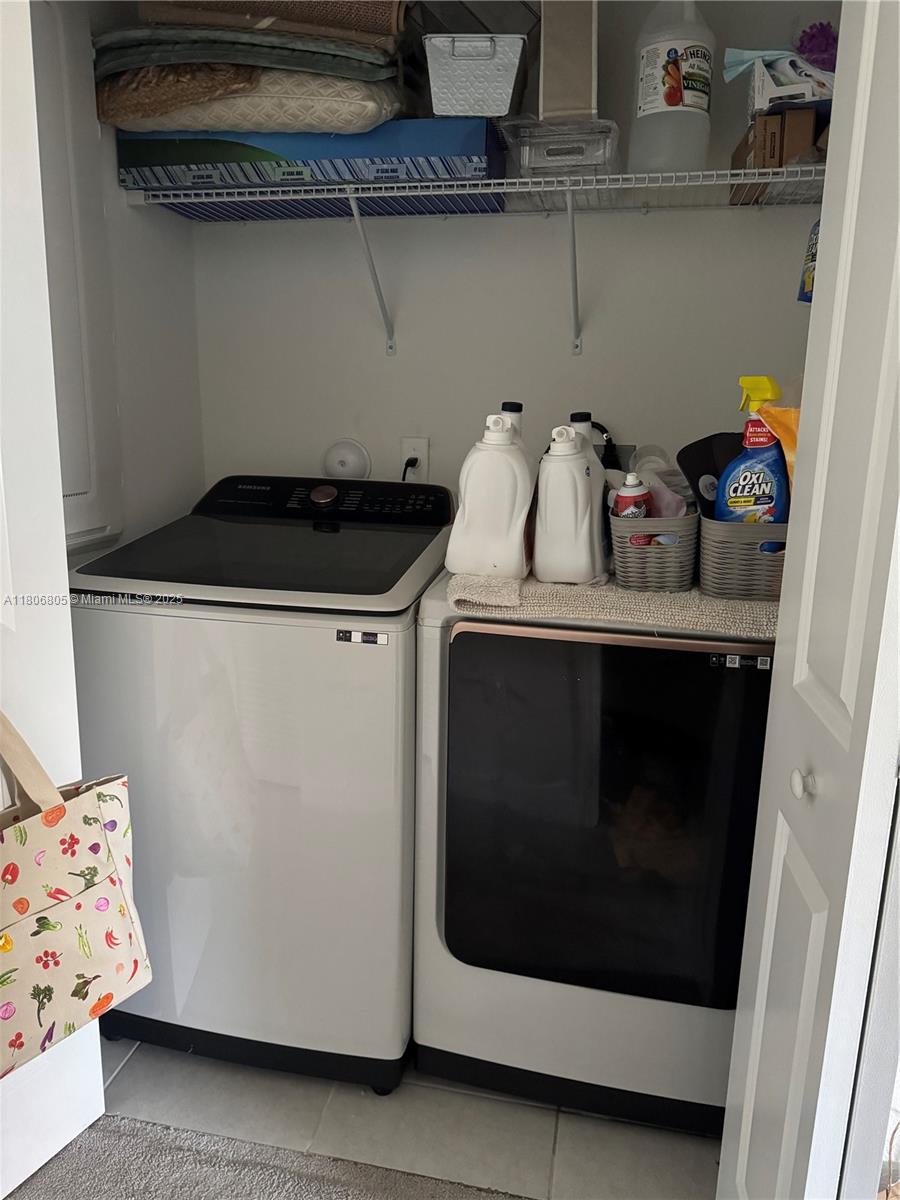 PINE ISLE - Residential