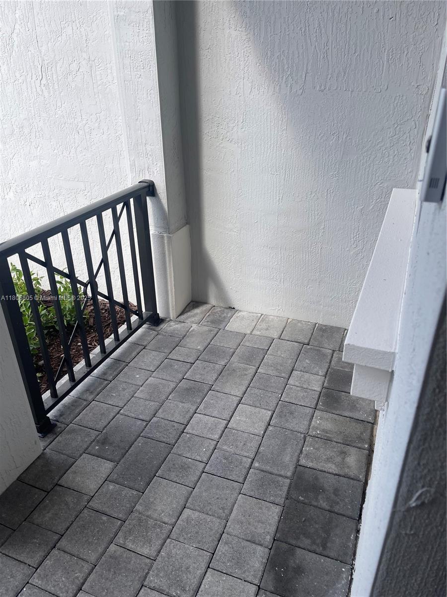 PINE ISLE - Residential