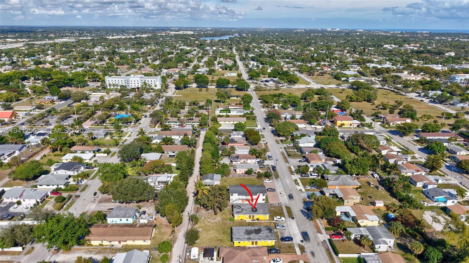 LINCOLN PARK - Residential Income