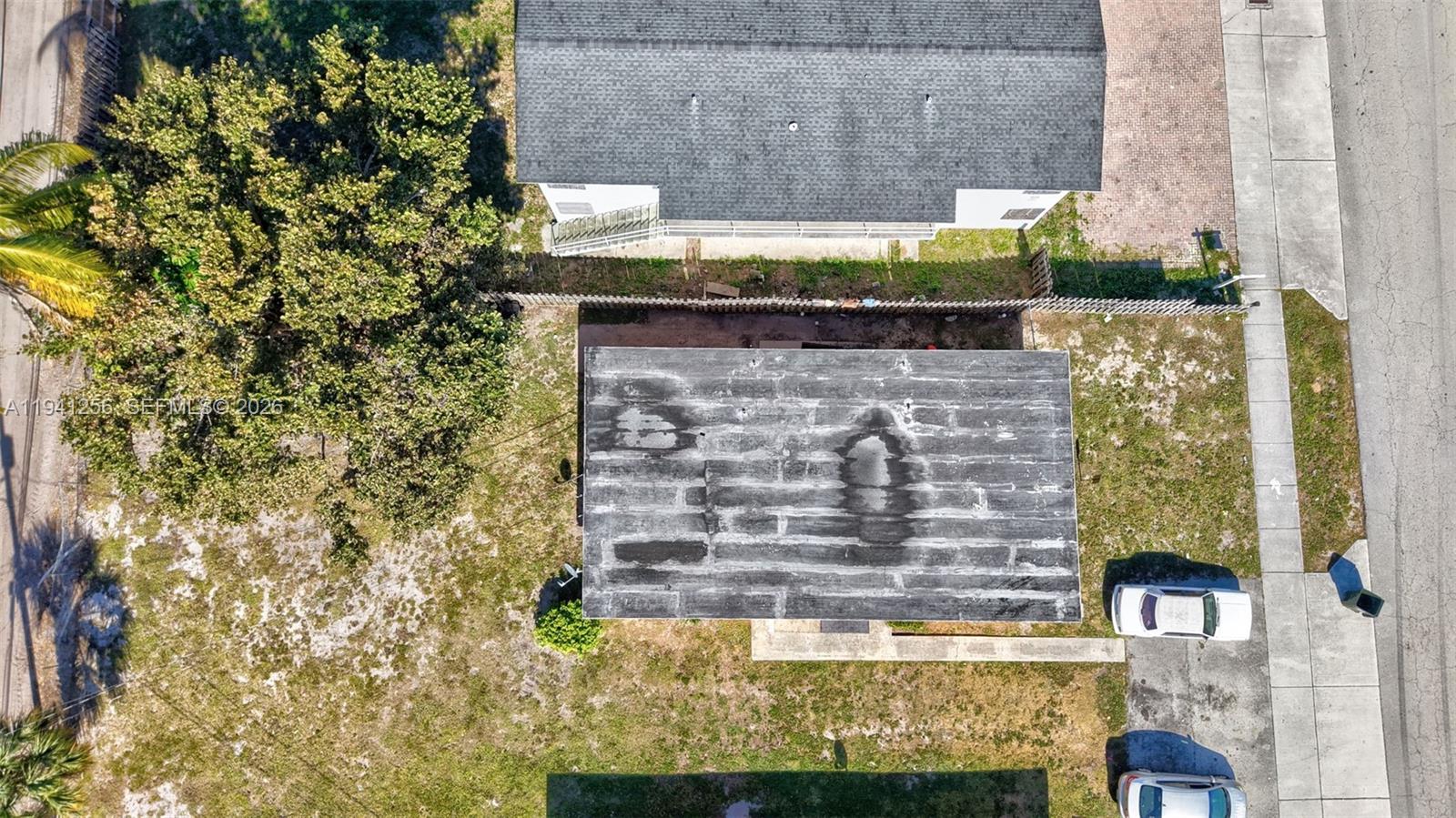 LINCOLN PARK - Residential Income