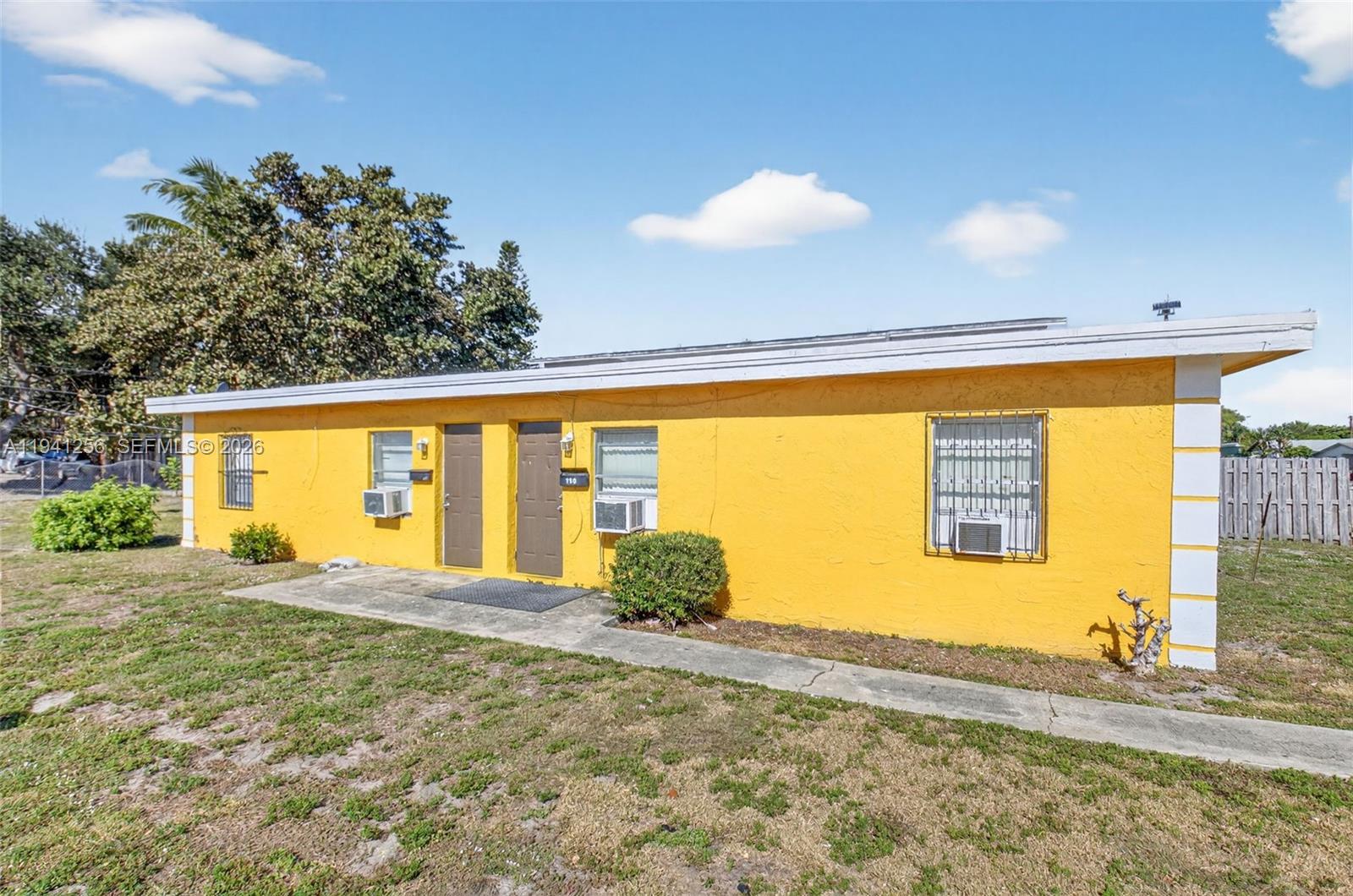 LINCOLN PARK - Residential Income