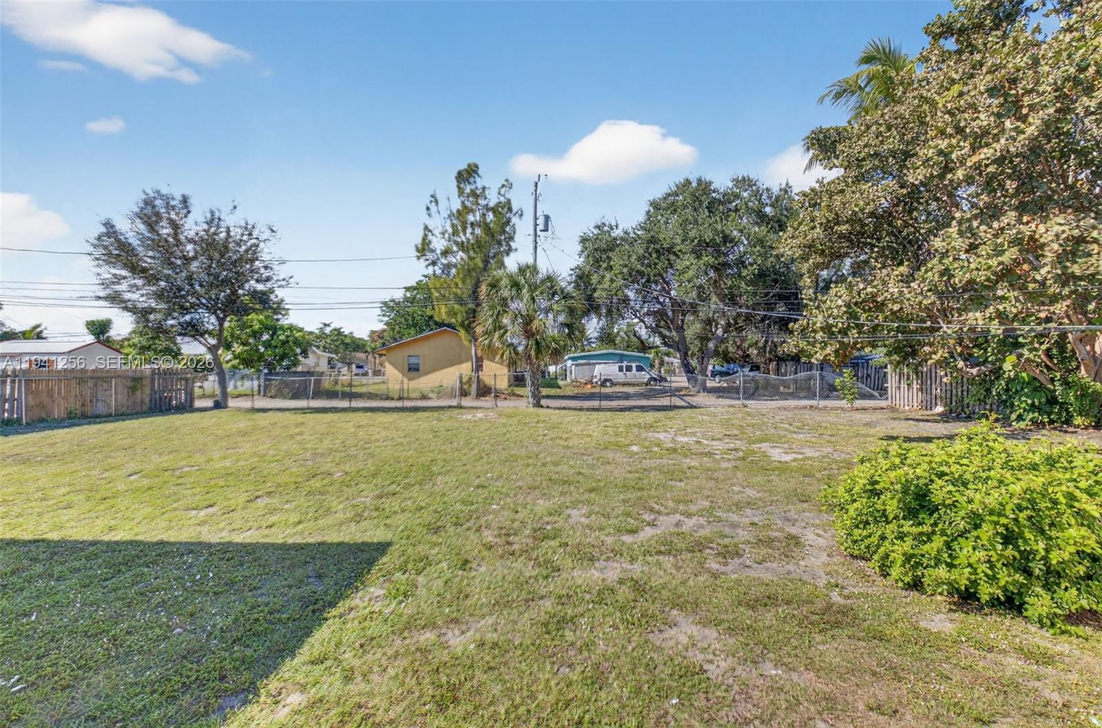 LINCOLN PARK - Residential Income