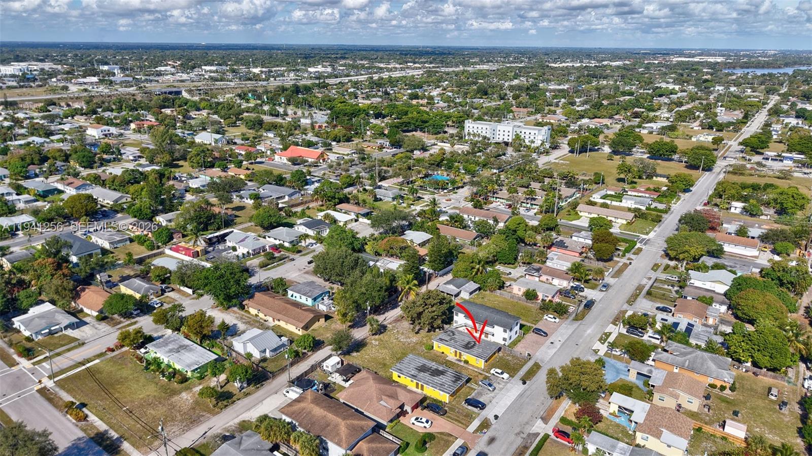 LINCOLN PARK - Residential Income