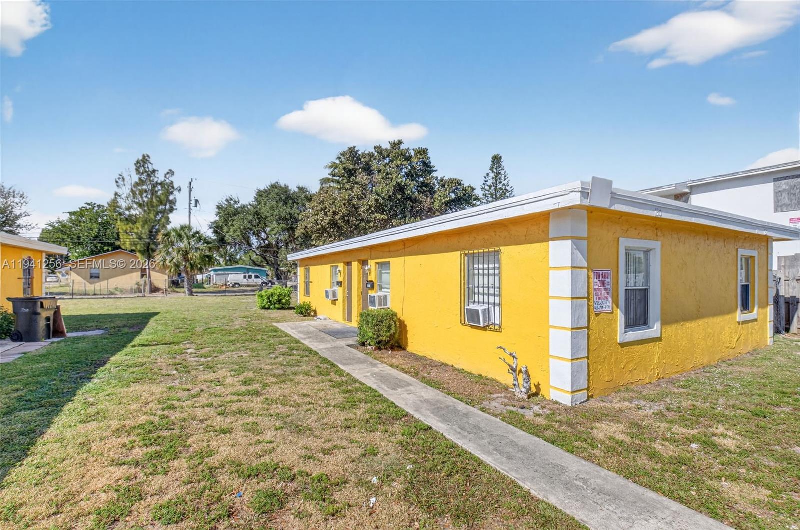 LINCOLN PARK - Residential Income