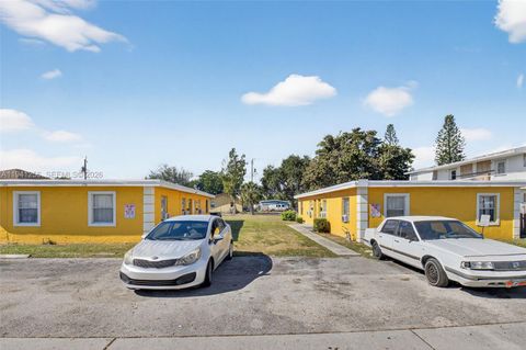 130 - 132 - 134 - 136 SW 8th Ave Delray Beach FL 33444