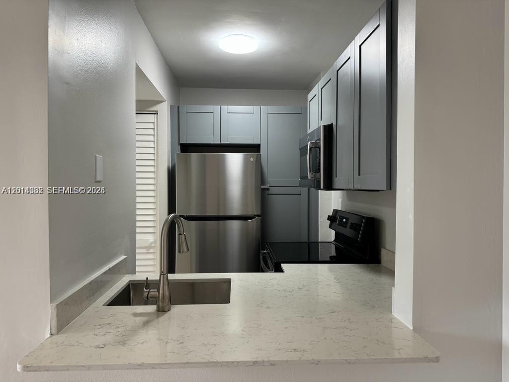 FONTAINEBLEAU GARDENS CON - Residential