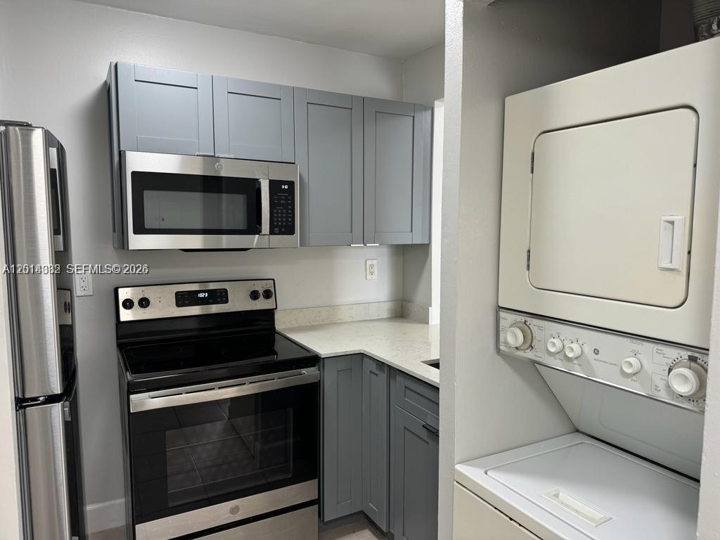 FONTAINEBLEAU GARDENS CON - Residential