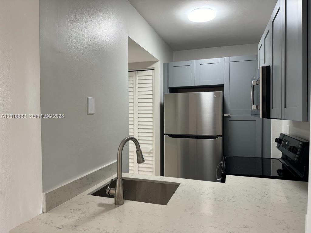 FONTAINEBLEAU GARDENS CON - Residential
