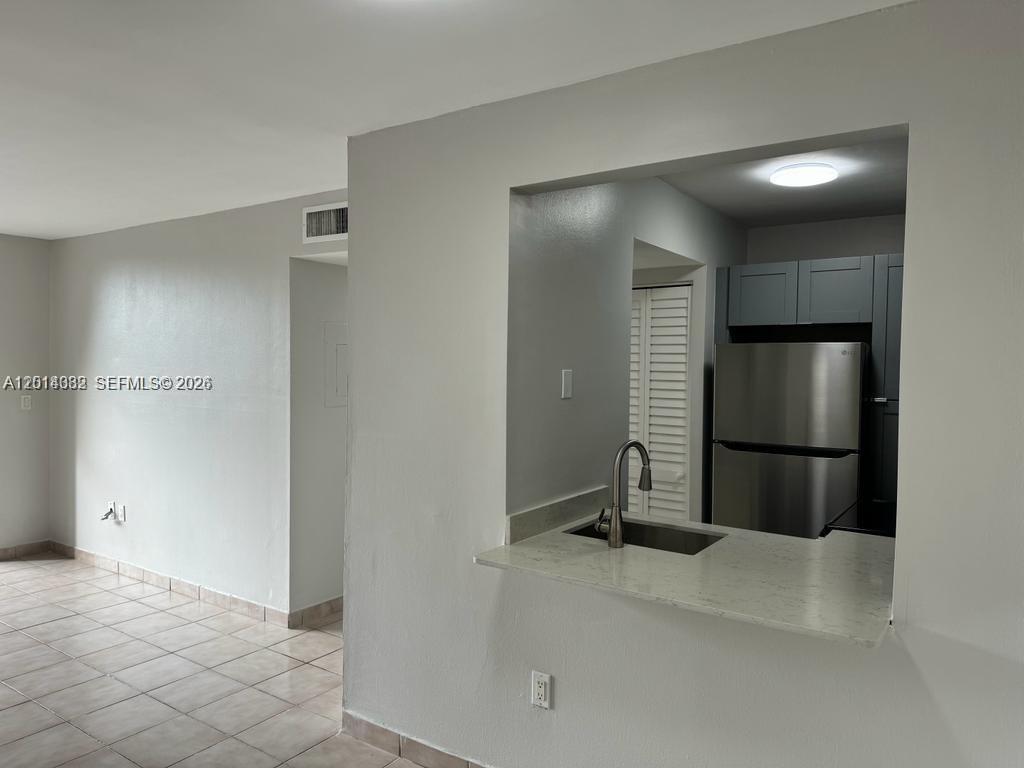 FONTAINEBLEAU GARDENS CON - Residential