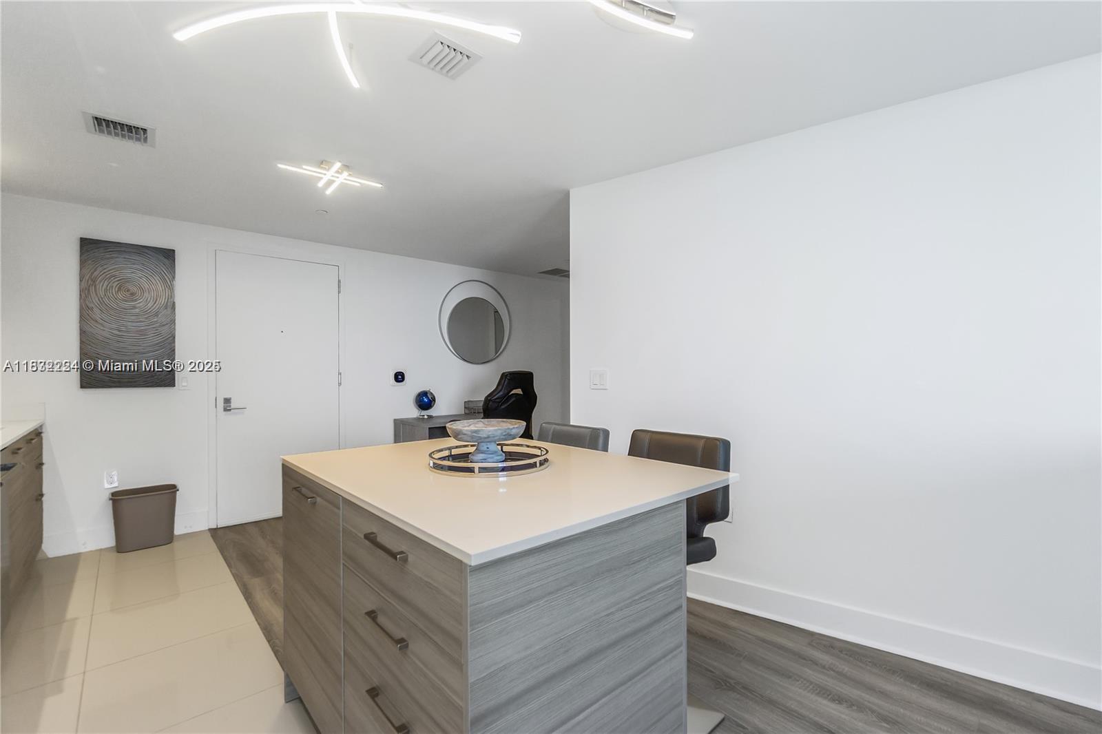 121 NE 34th St 1614