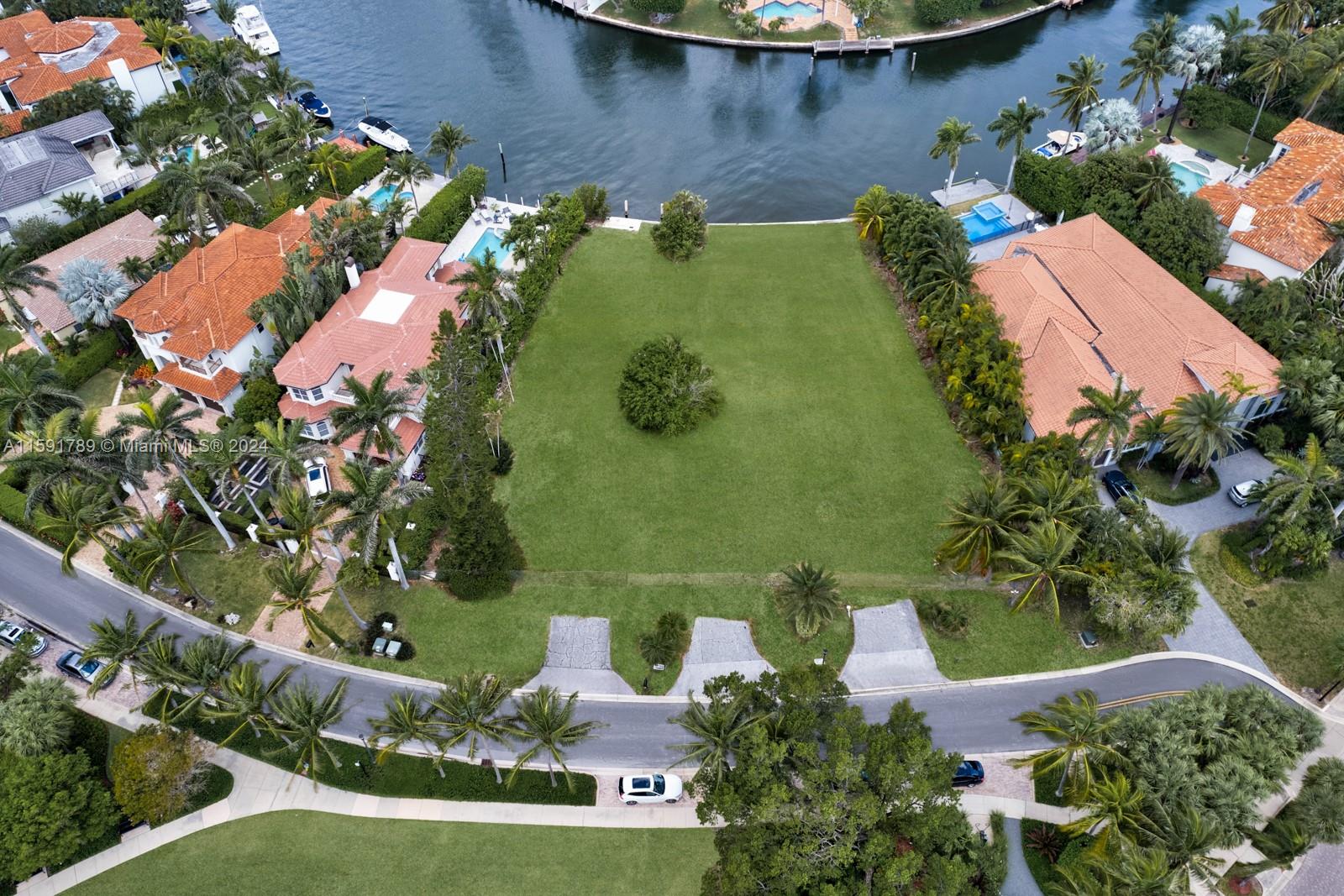 GOLDEN BEACH SEC F - Land