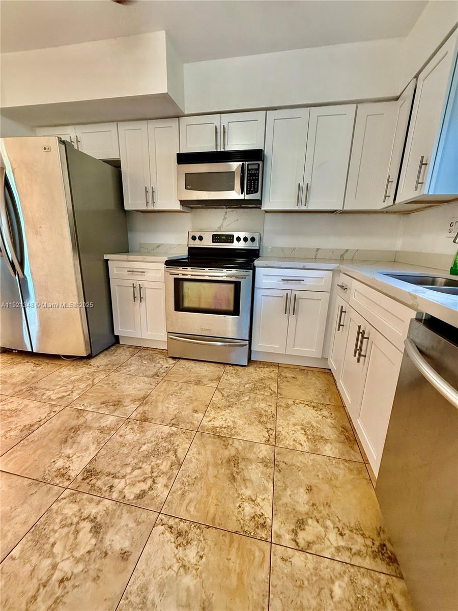 DAVIS ISLES - Residential Lease