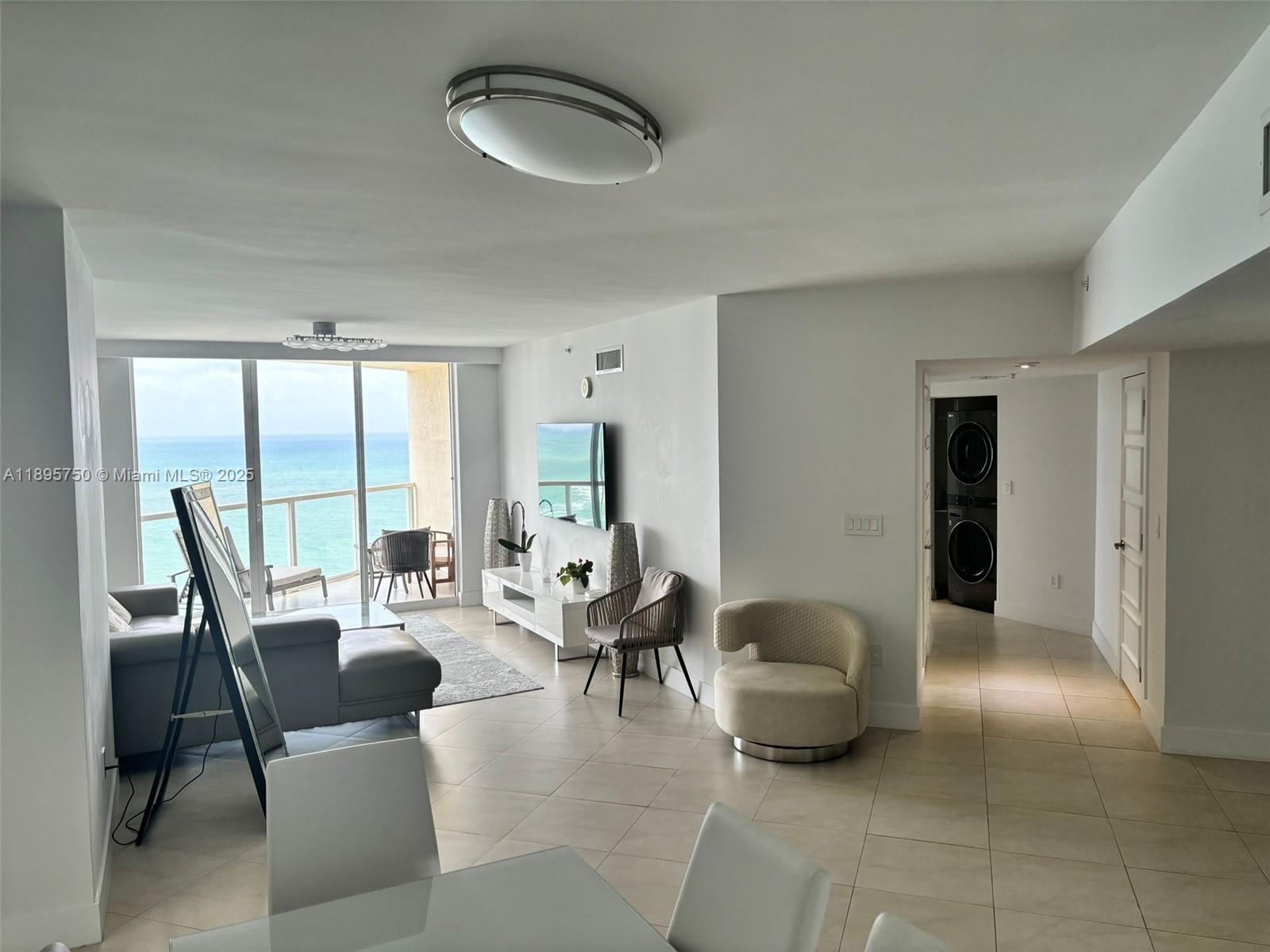 LA PERLA CONDO - Residential Lease