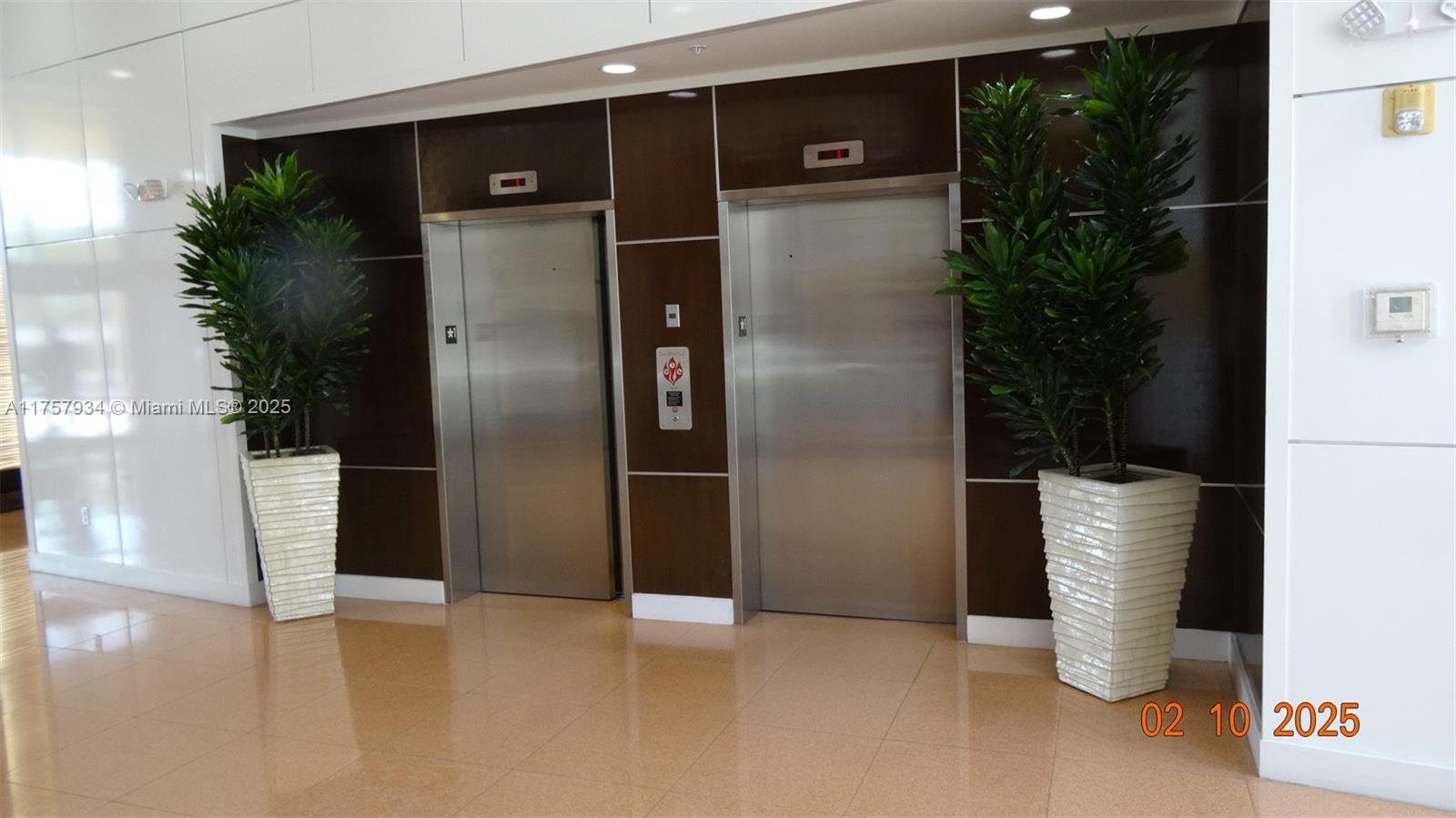 VENTURE AT AVENTURA WEST - Residential