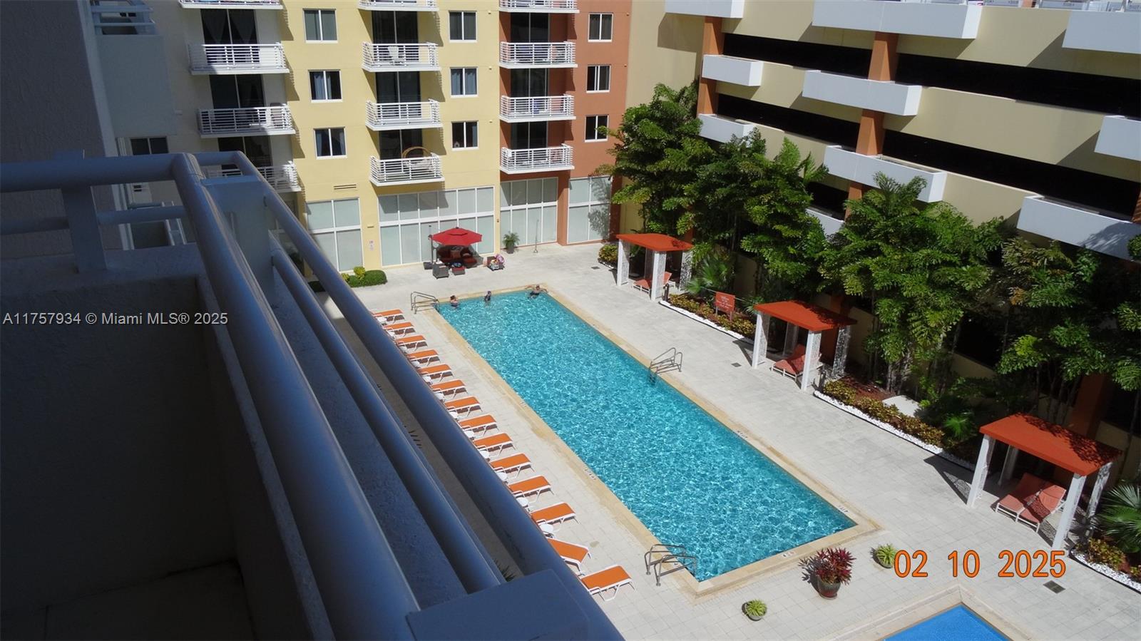 VENTURE AT AVENTURA WEST - Residential