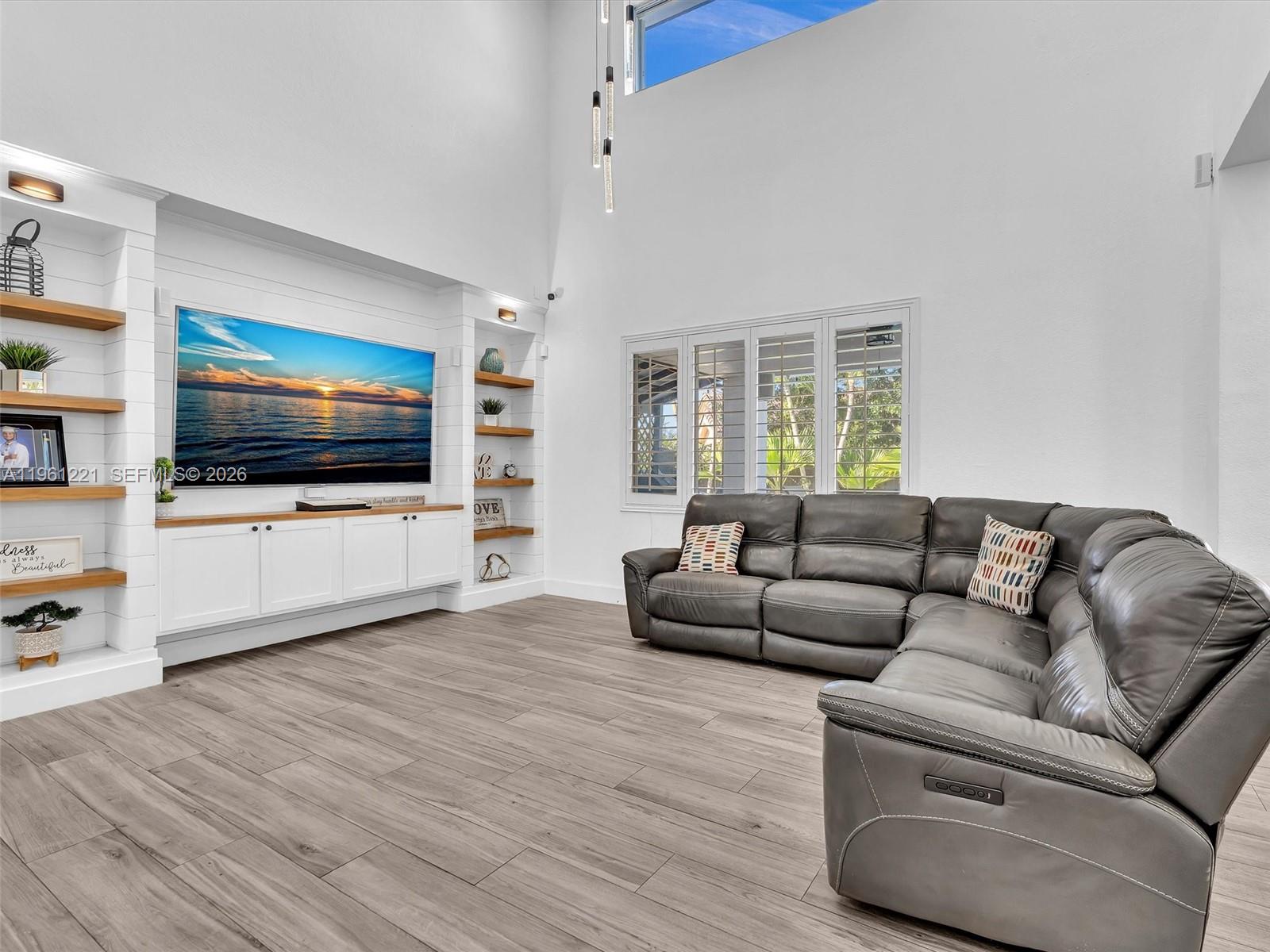 BONITA ESTATES MANSIONS S - Residential