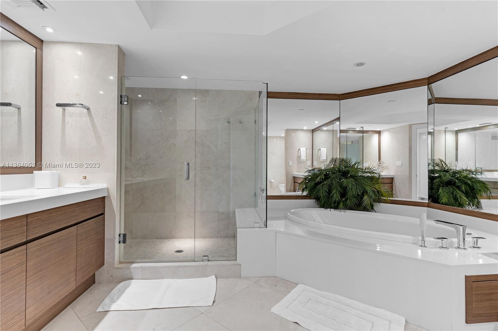 GRAND BAY TOWER CONDO - Residential