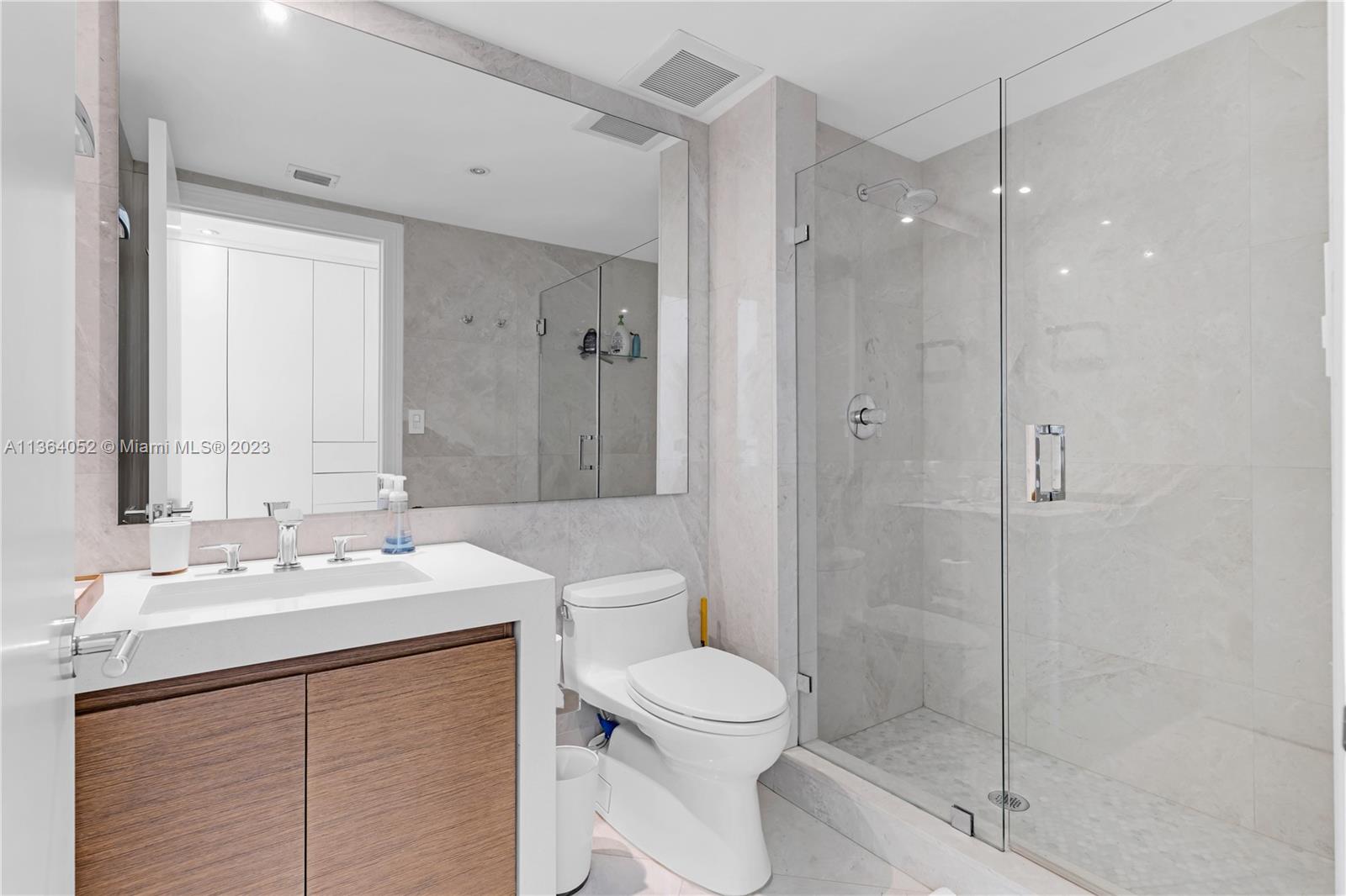 GRAND BAY TOWER CONDO - Residential