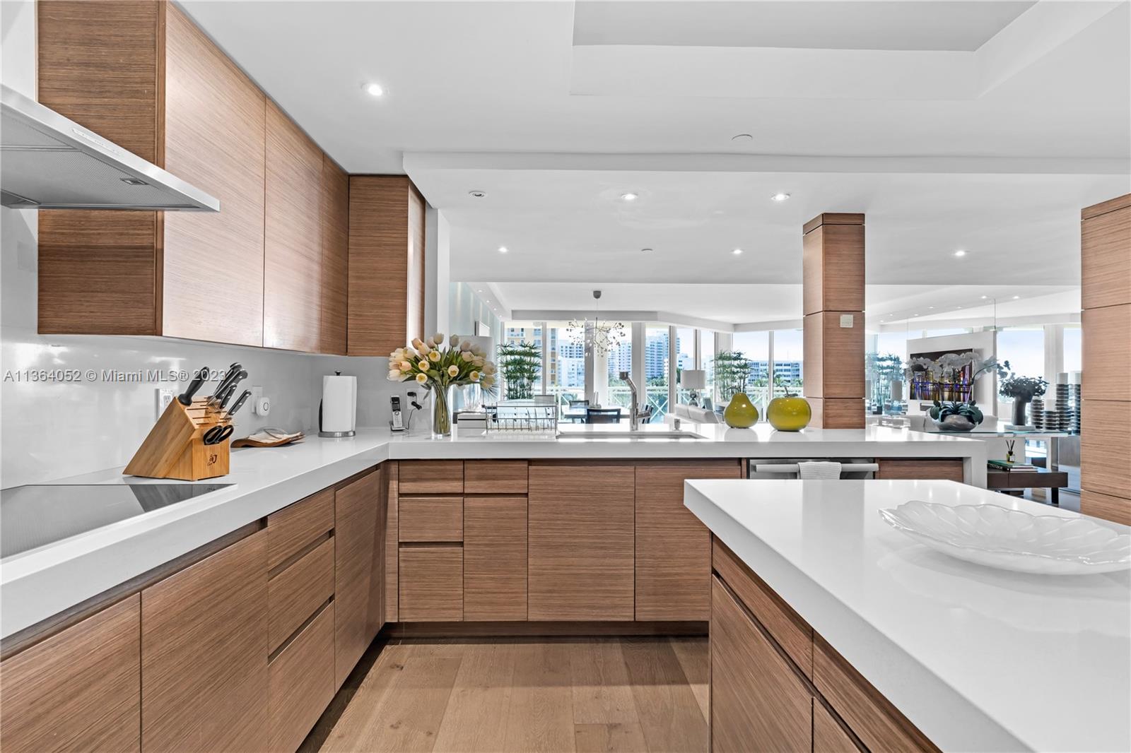 GRAND BAY TOWER CONDO - Residential