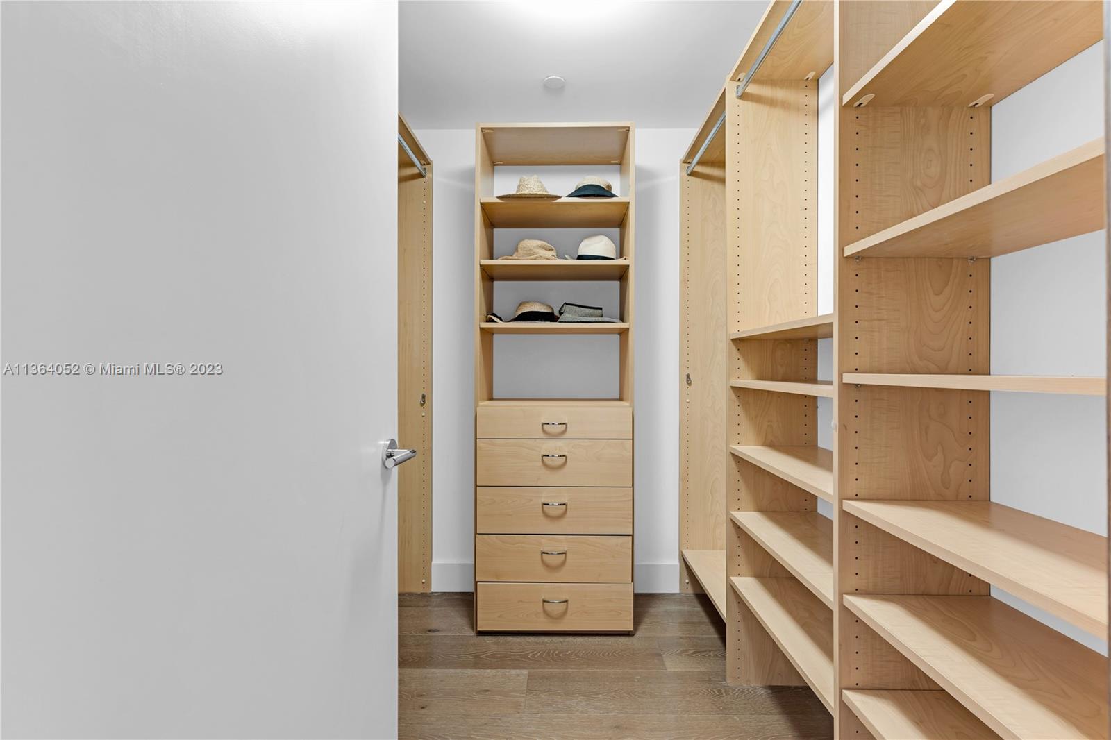 GRAND BAY TOWER CONDO - Residential