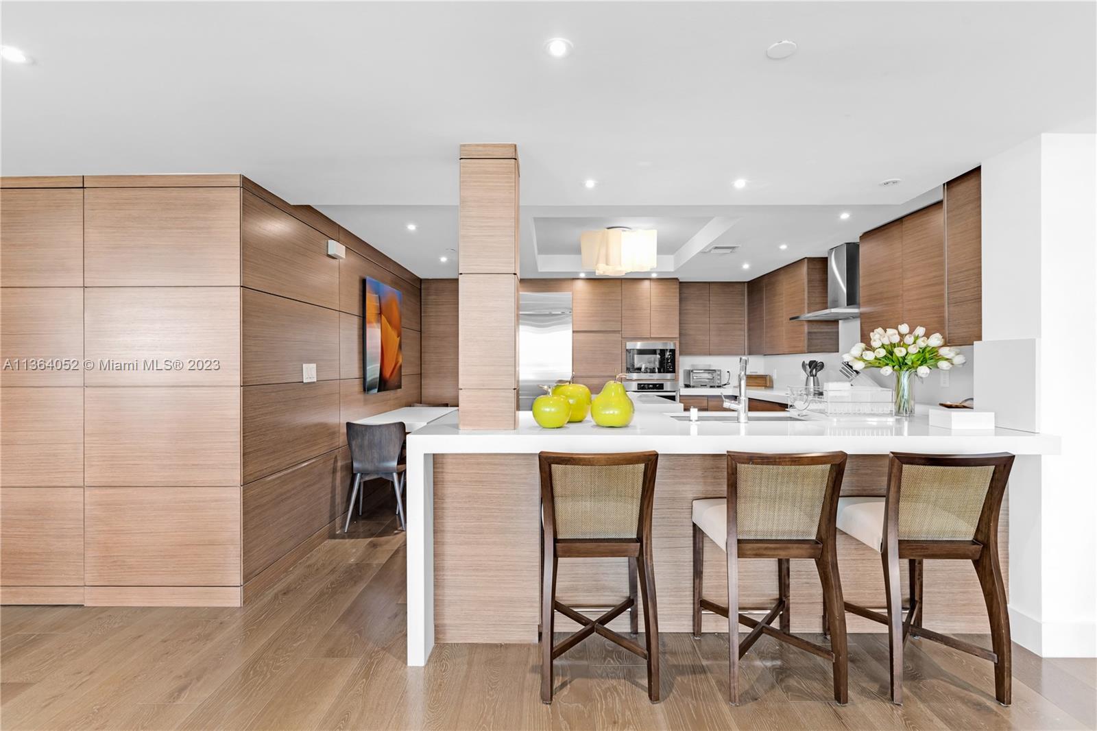 GRAND BAY TOWER CONDO - Residential