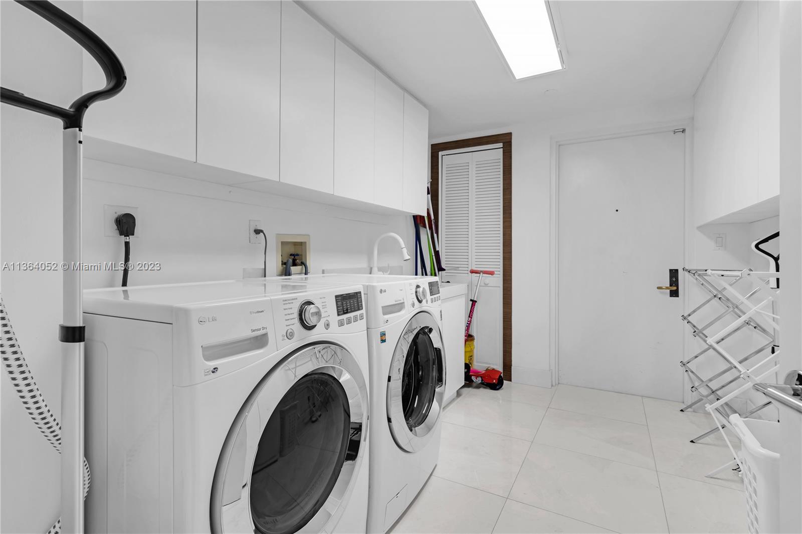 GRAND BAY TOWER CONDO - Residential