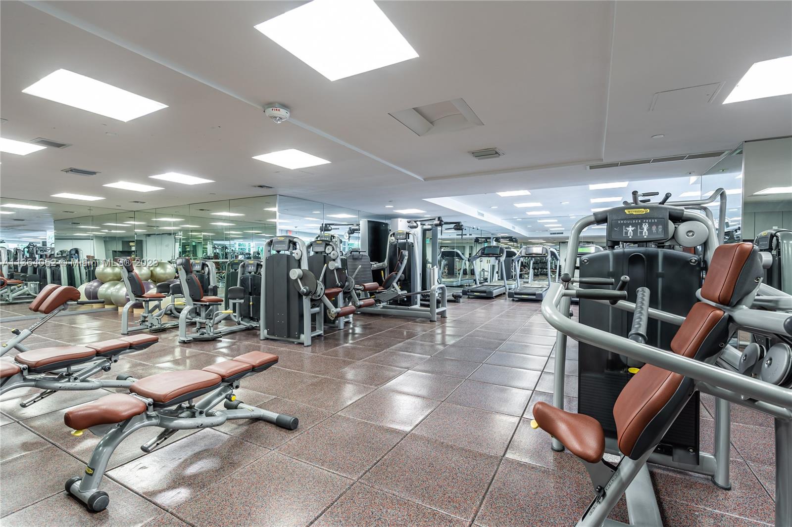 GRAND BAY TOWER CONDO - Residential