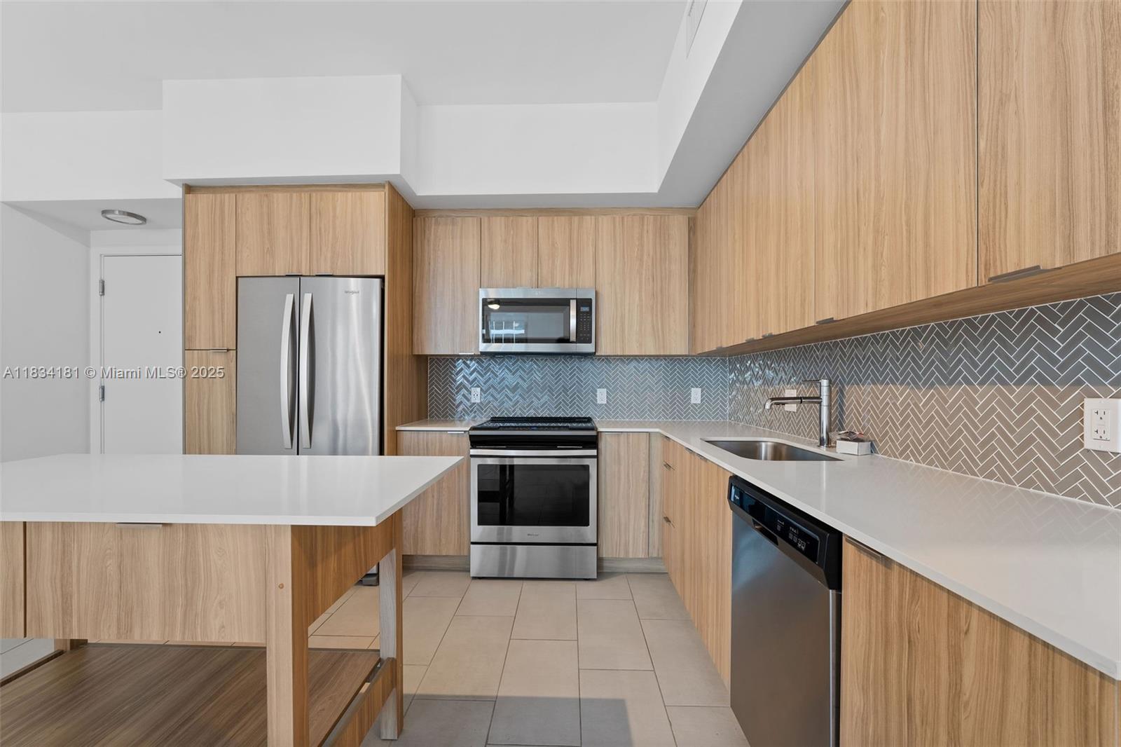 2150 N Bayshore Dr 0709