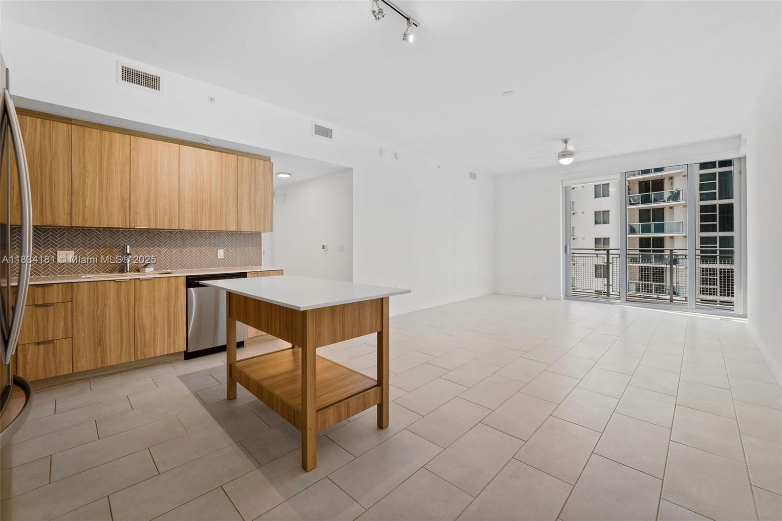 2150 N Bayshore Dr 0709