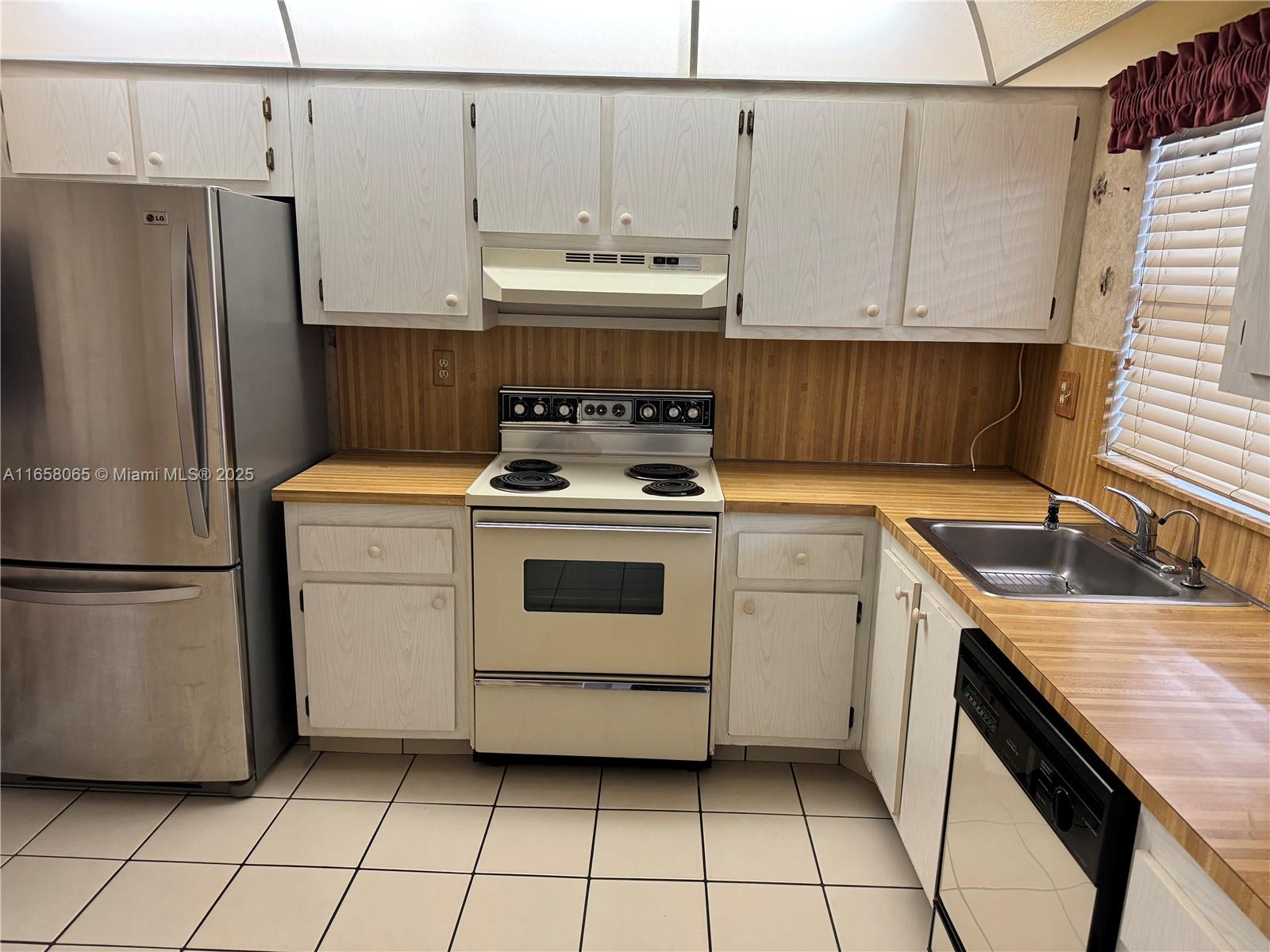 10442 Sunrise Lakes Blvd 303