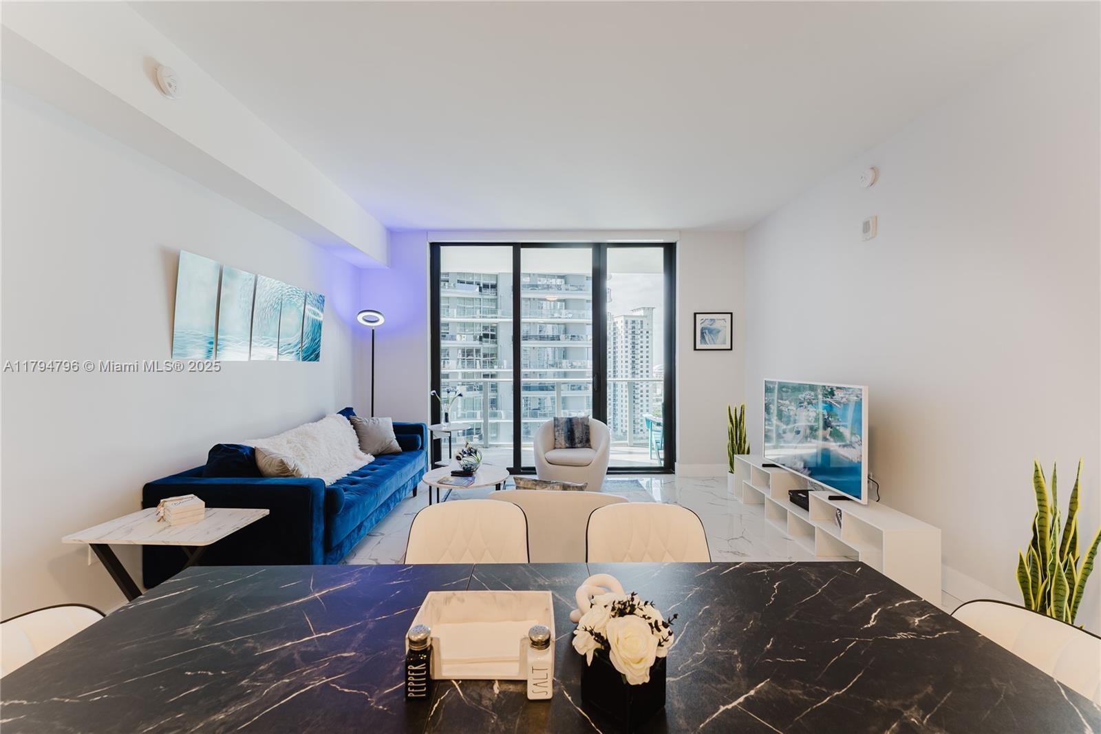 1010 Brickell Ave 2709