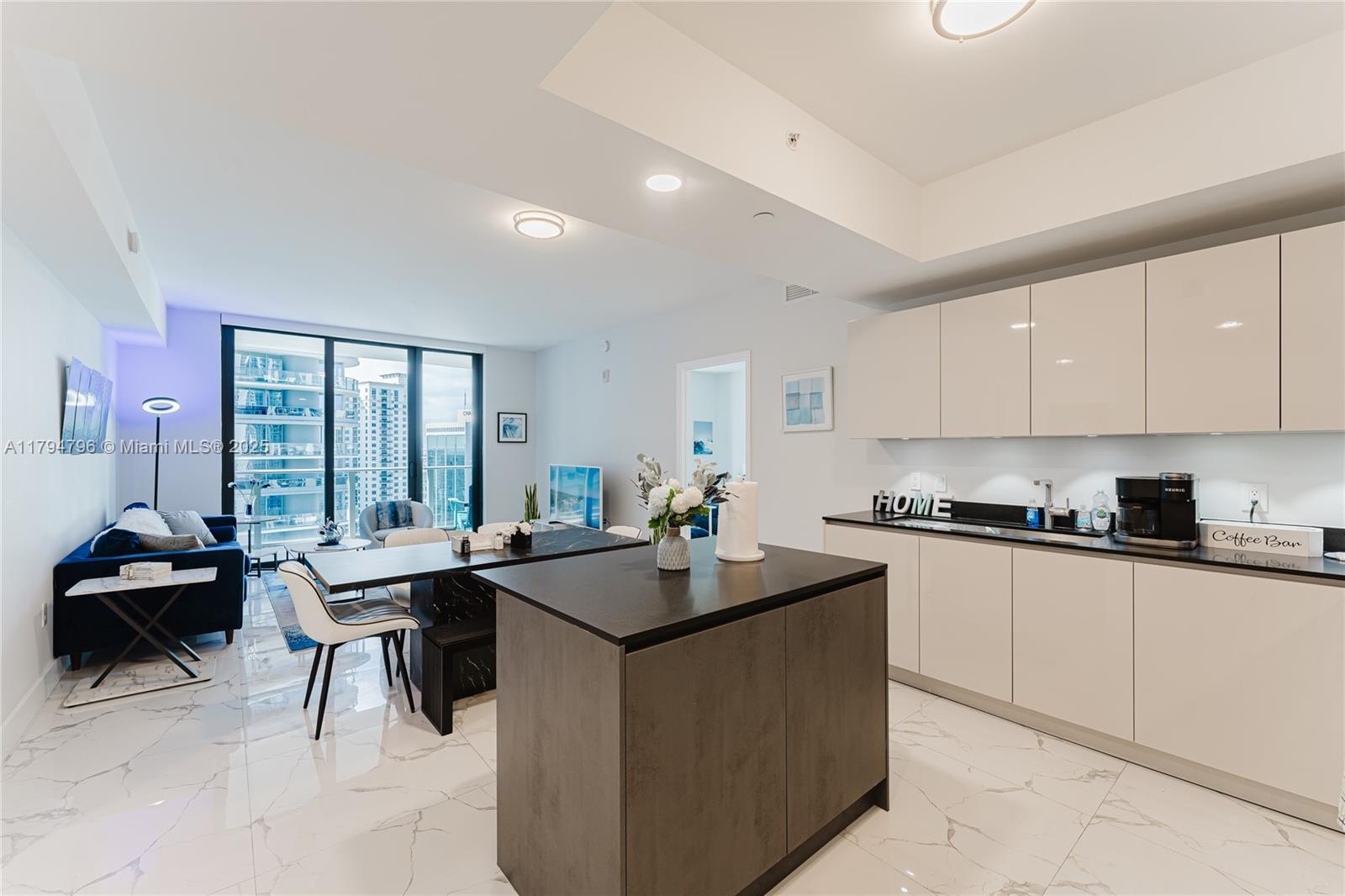 Property for Sale at 1010 Brickell Ave 2709, Miami, Broward County, Florida - Bedrooms: 2 
Bathrooms: 2  - $850,000