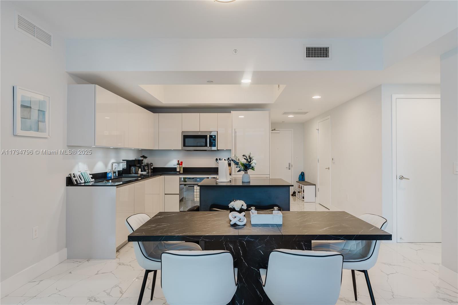 1010 Brickell Ave 2709