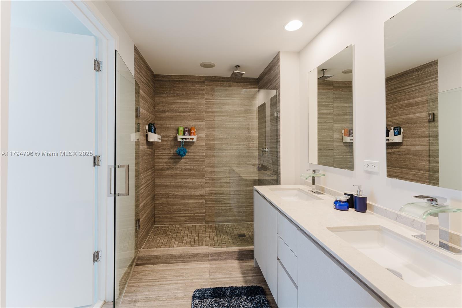 1010 BRICKELL CONDO - Residential