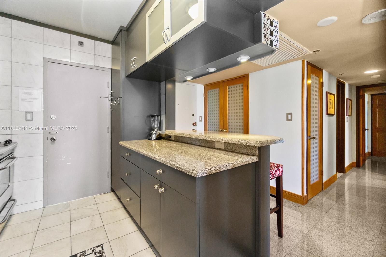 THE DECOPLAGE CONDO - Residential