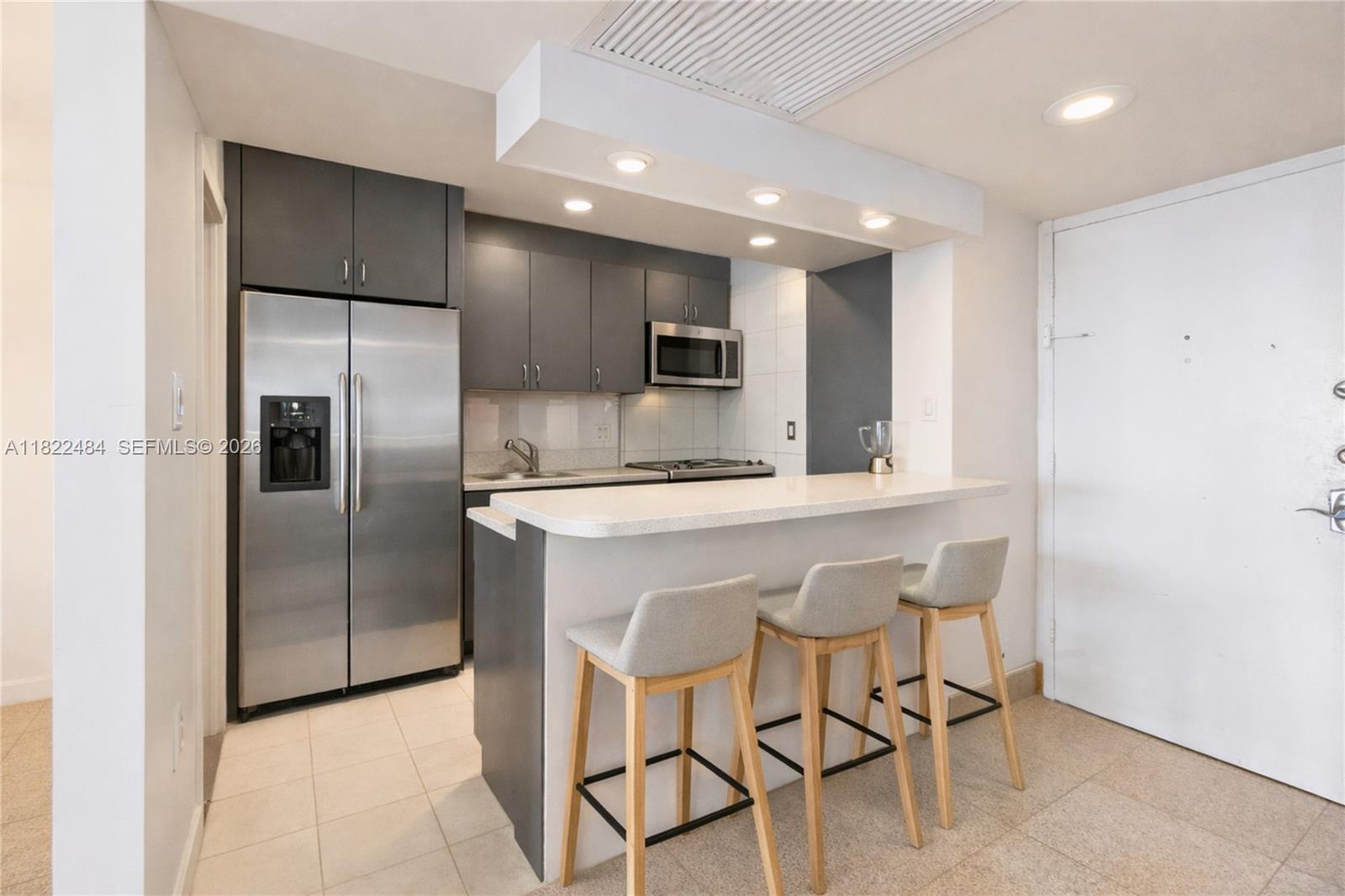 THE DECOPLAGE CONDO - Residential