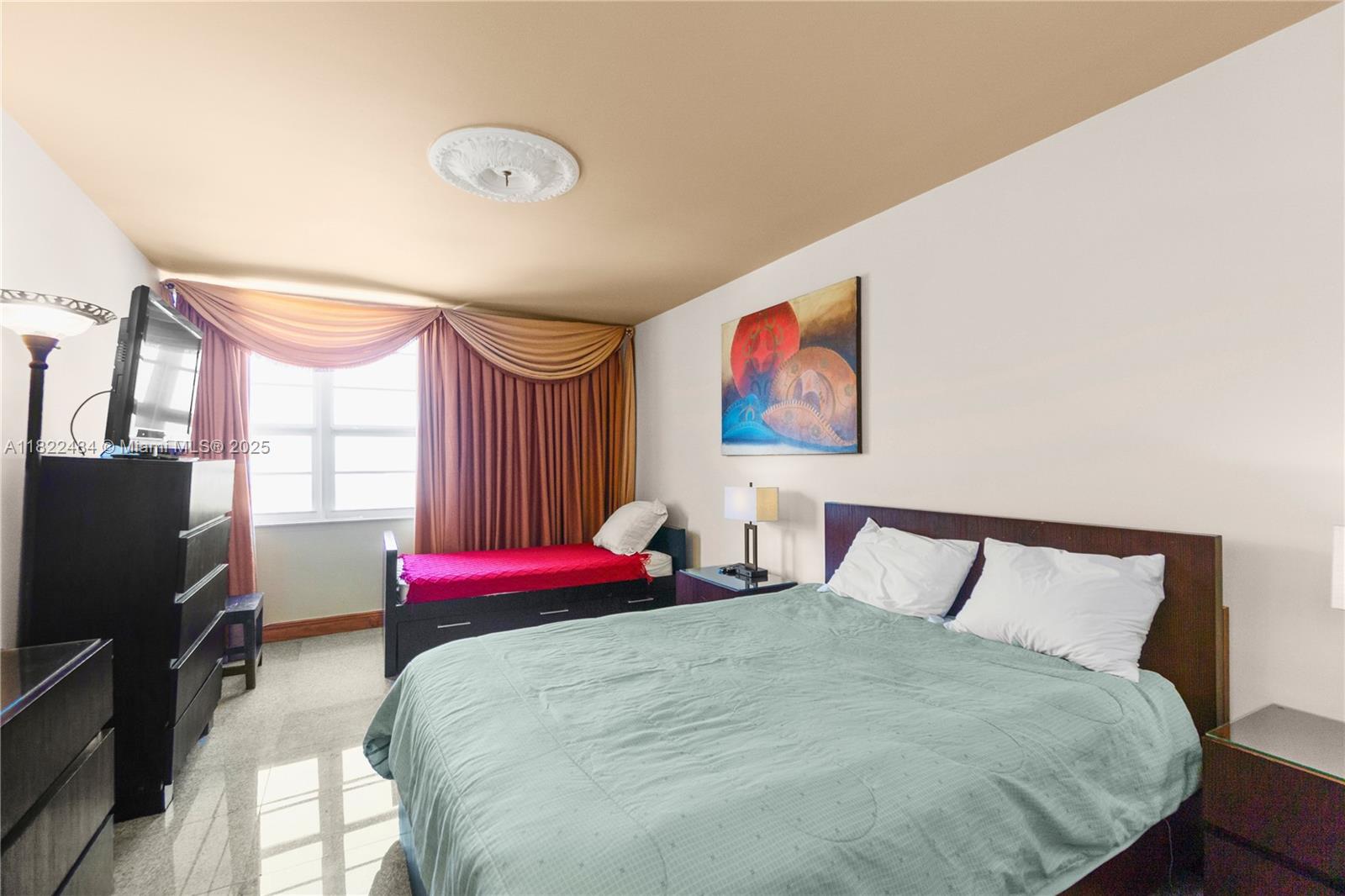 THE DECOPLAGE CONDO - Residential