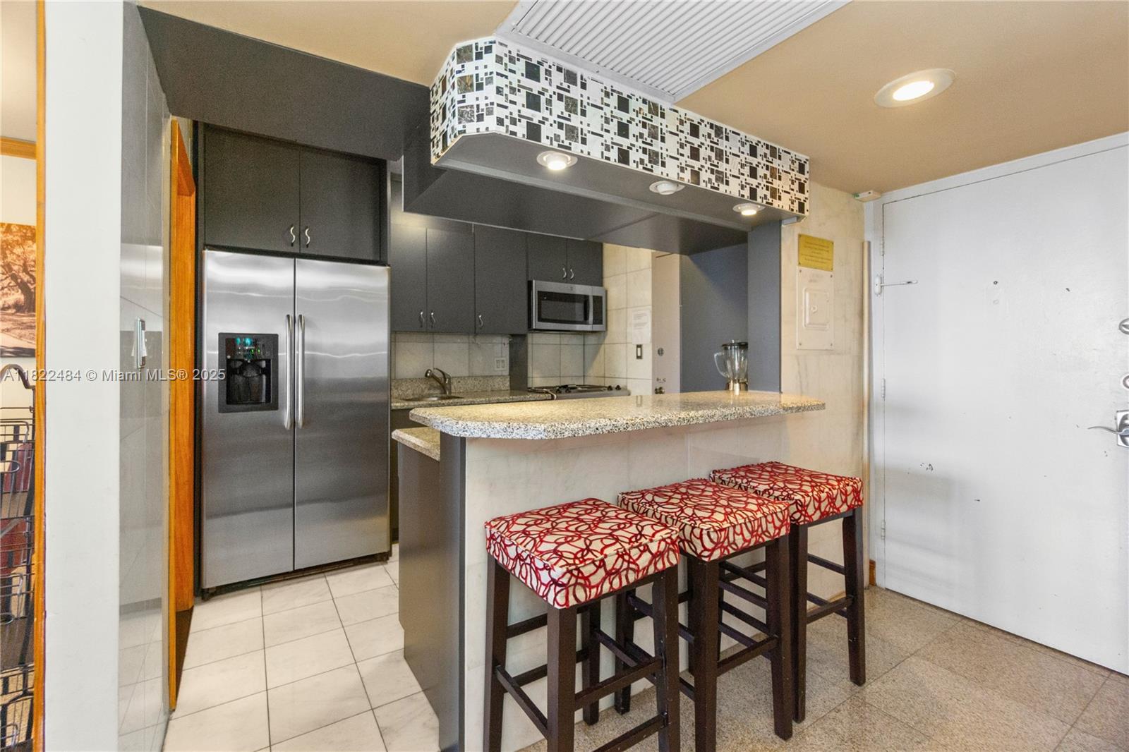 THE DECOPLAGE CONDO - Residential