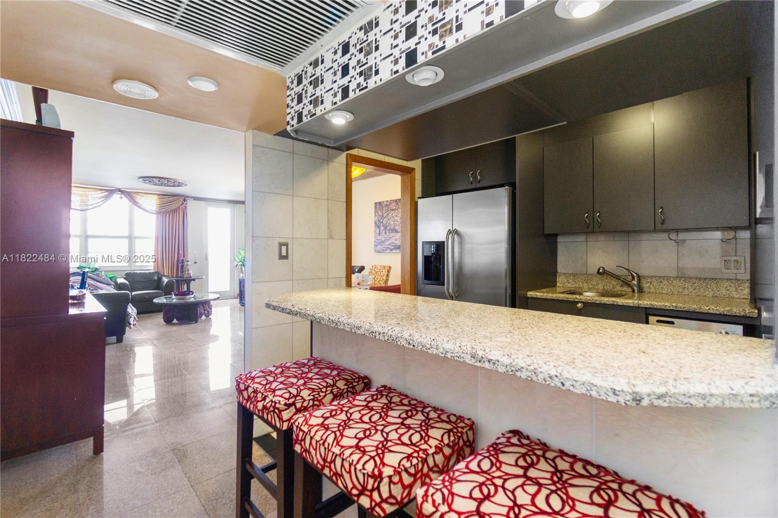 THE DECOPLAGE CONDO - Residential