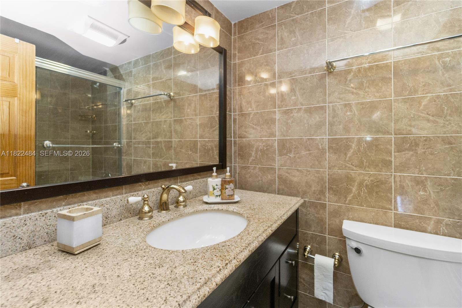 THE DECOPLAGE CONDO - Residential