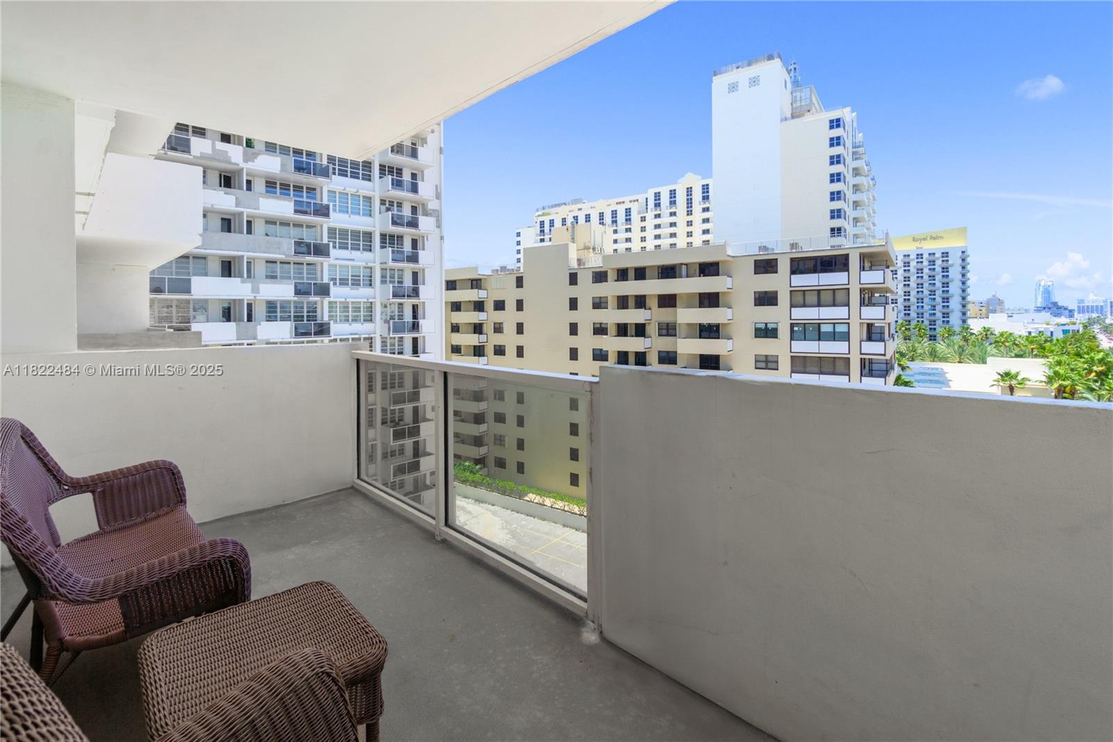100 Lincoln Rd 811
