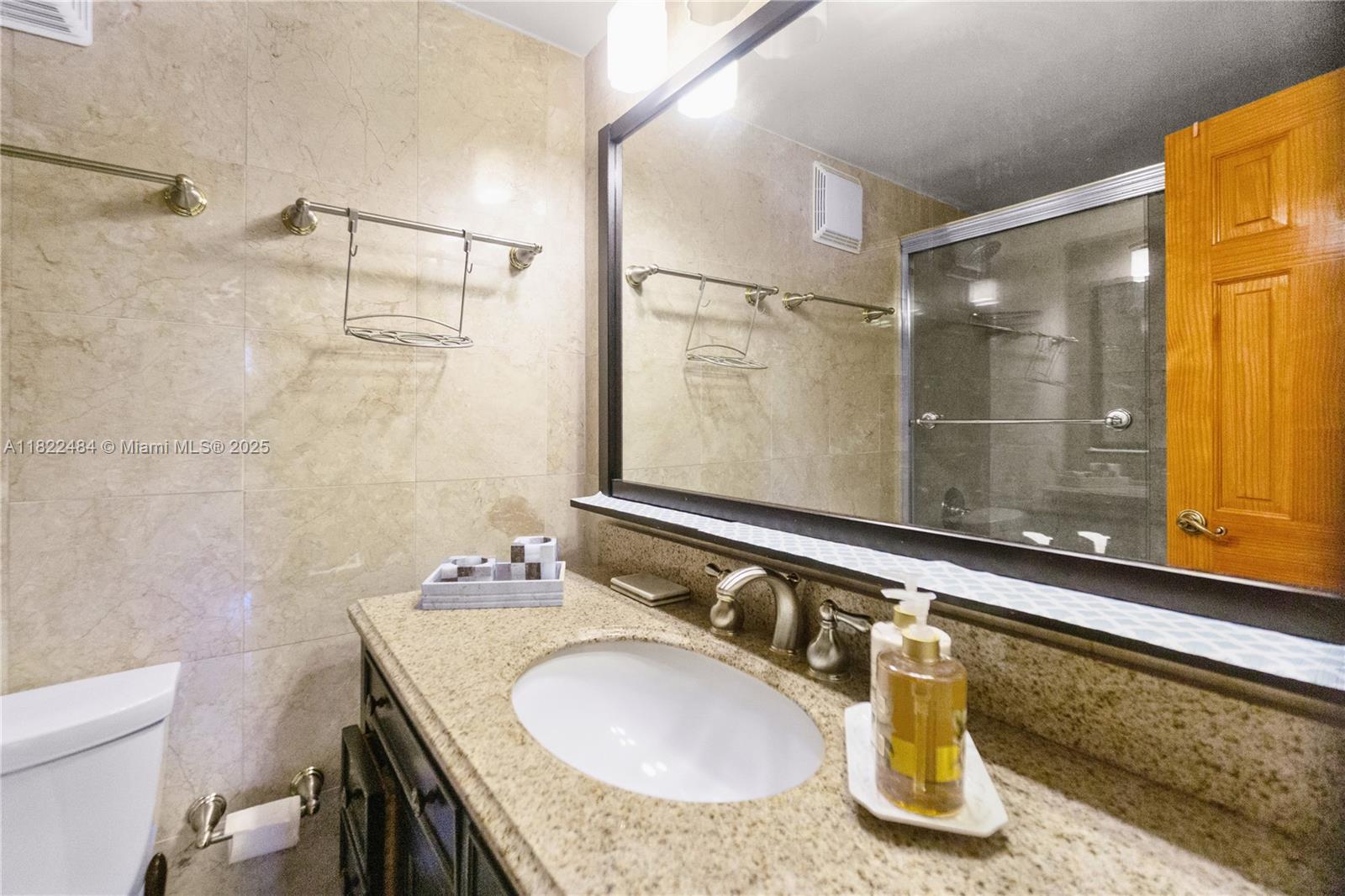 THE DECOPLAGE CONDO - Residential